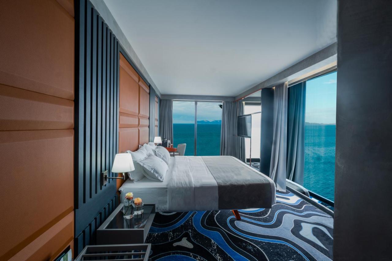 Maritim Marina Bay Resort Spa & Casino Adult Friendly Влёра Экстерьер фото A bedroom in a Sky Suite