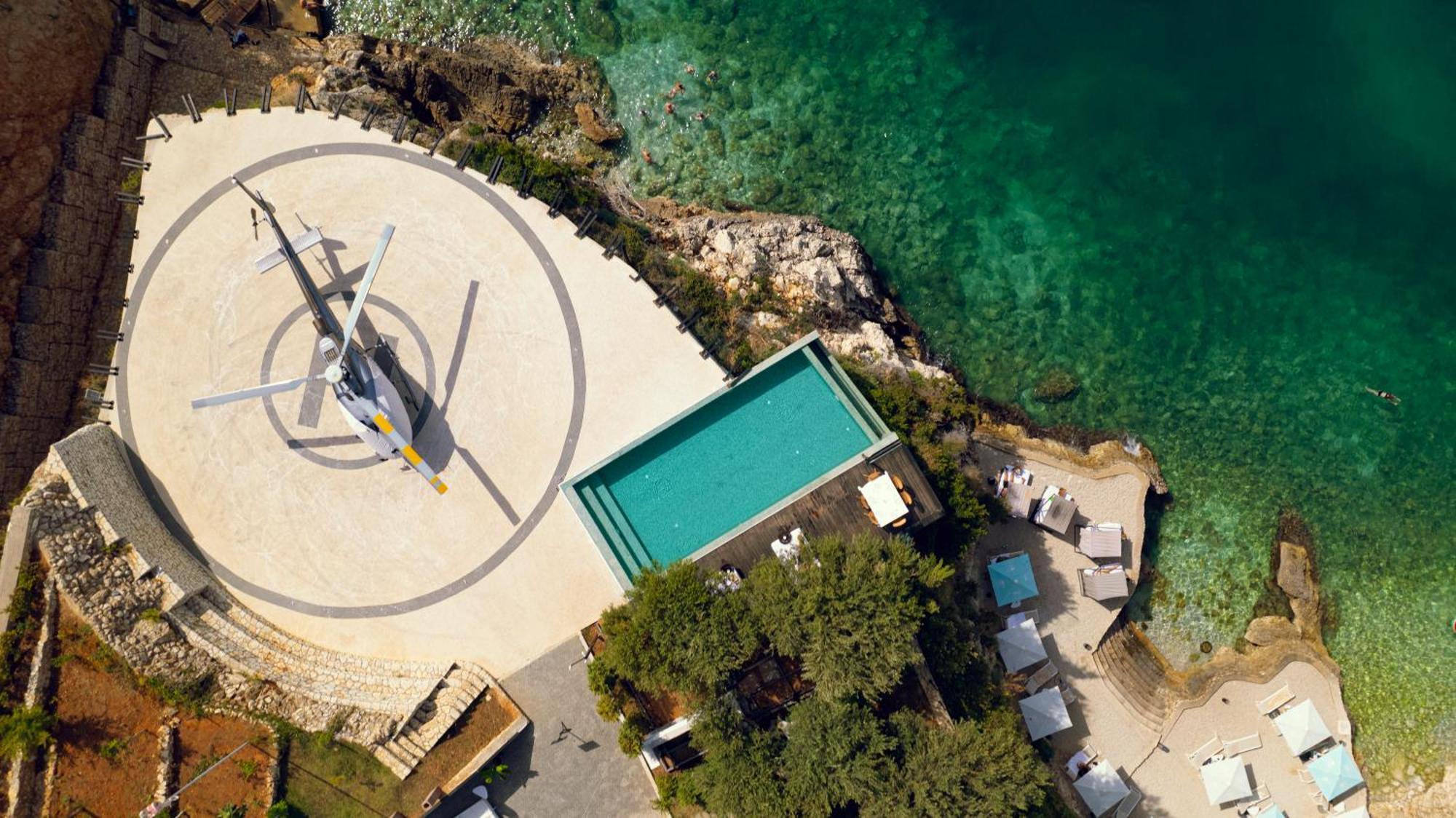 Maritim Marina Bay Resort Spa & Casino Adult Friendly Влёра Экстерьер фото Helicopter landing pad at the hotel