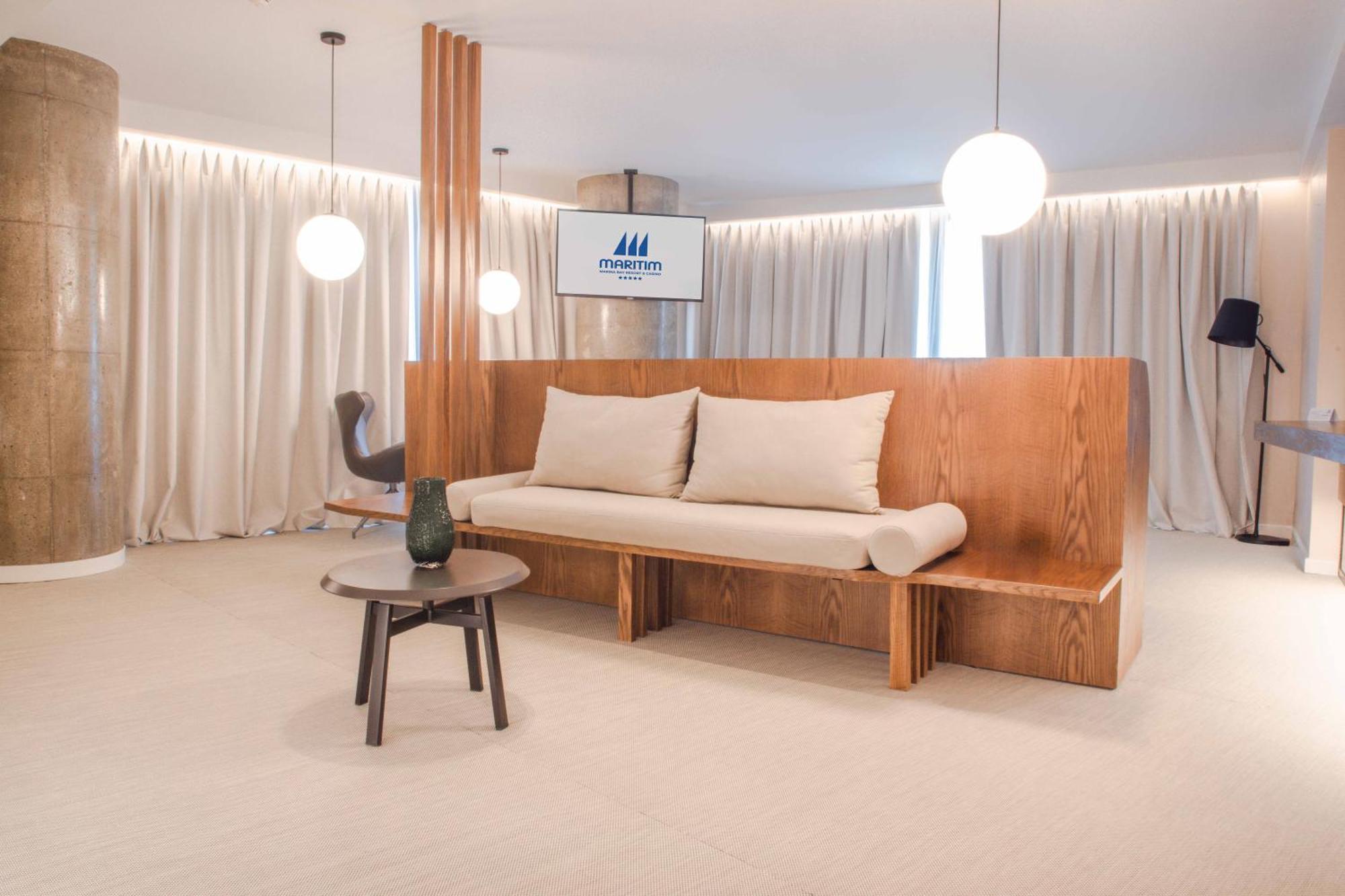 Maritim Marina Bay Resort Spa & Casino Adult Friendly Влёра Экстерьер фото The interior of the lounge