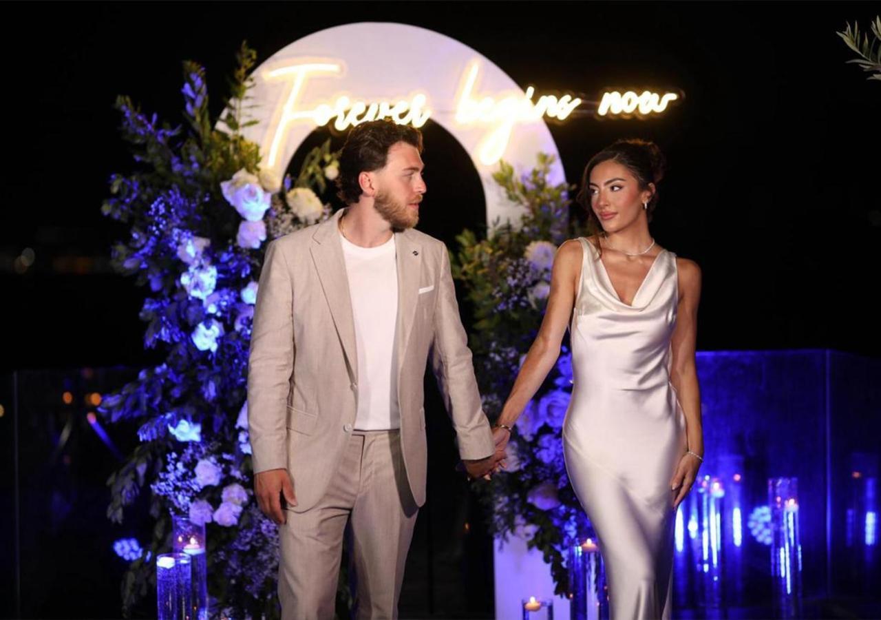 Maritim Marina Bay Resort Spa & Casino Adult Friendly Влёра Экстерьер фото Wedding of the couple in 2019